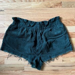 UO CORDUROY HIGH RISE SHORTS